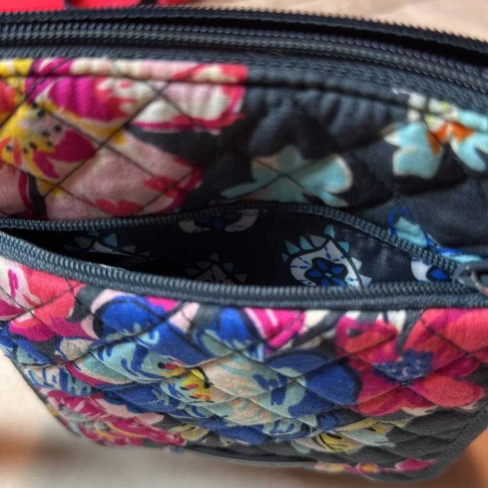 Vera Bradley Crossbody PRETTY POSIES Floral Quilted Purse Handbag - Picture 10 of 13